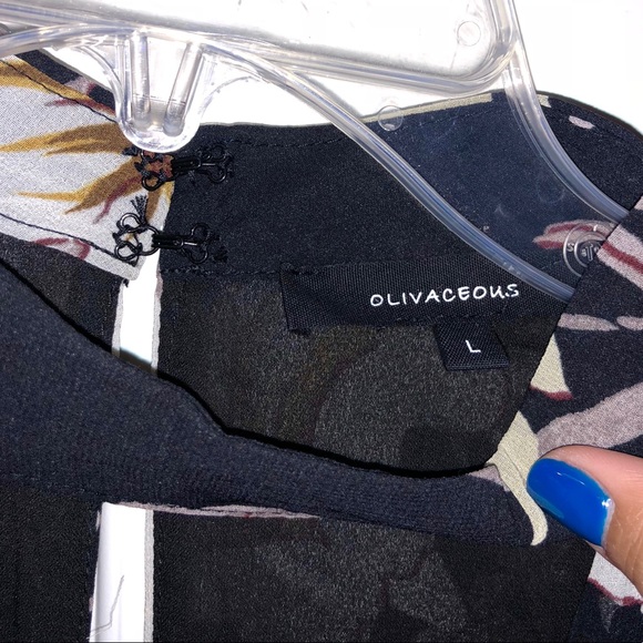 Black Keyhole Dress with Flowers - Picture 5 of 6